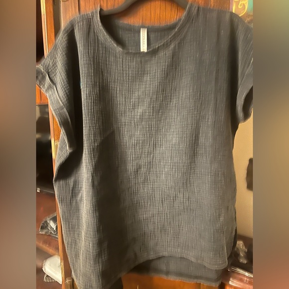 Zenana Outfitters Black Textured Top - Picture 1 of 3